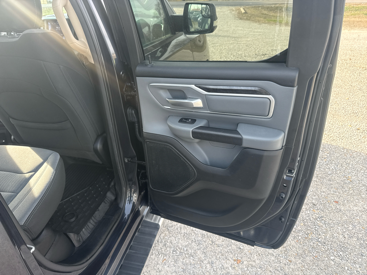 RAM 1500 Big Horn Quad Cab 4WD SWB 2020