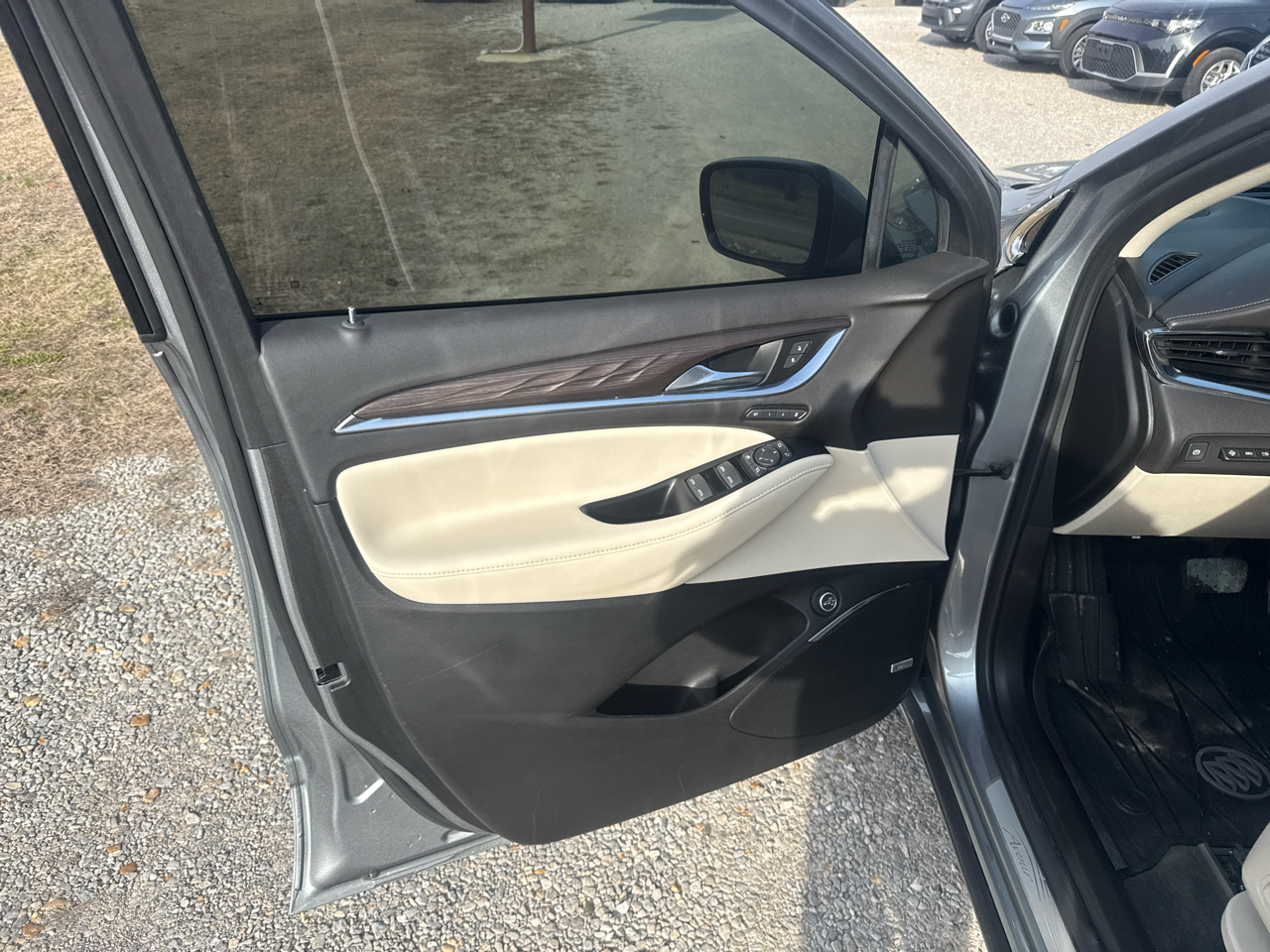 Buick Enclave Avenir 4D SUV FWD 2023