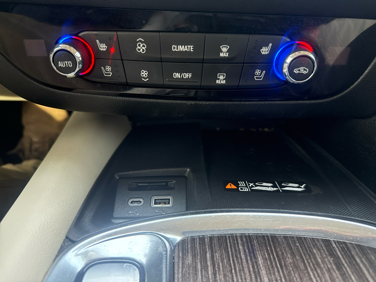 Buick Enclave Avenir 4D SUV FWD 2023