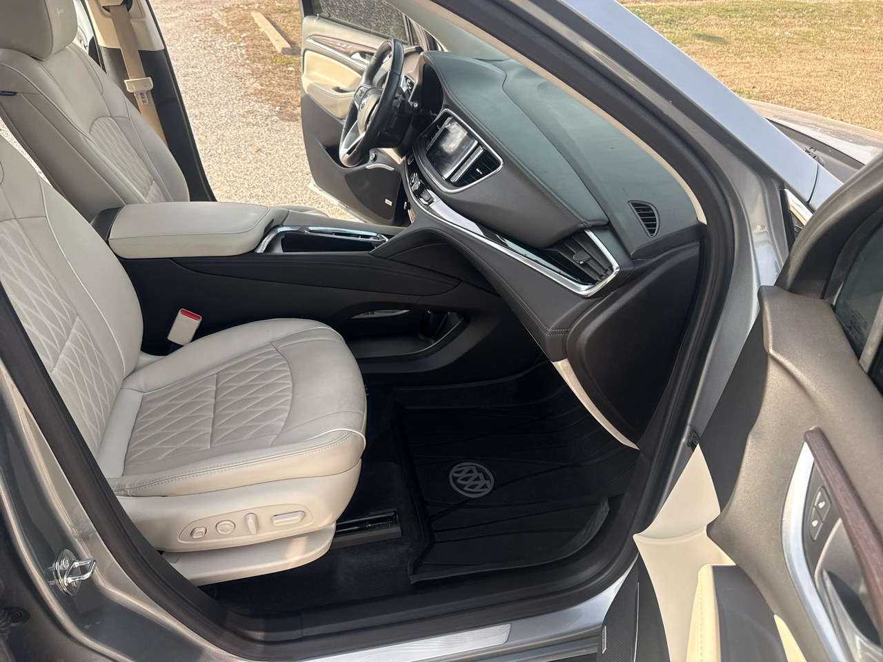 Buick Enclave Avenir 4D SUV FWD 2023