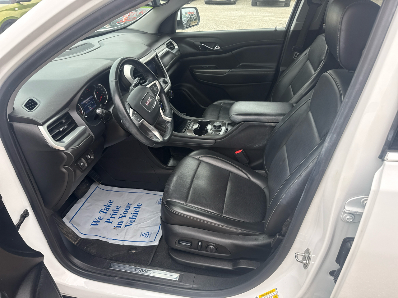 GMC Acadia SLT 4D SUV FWD 2023