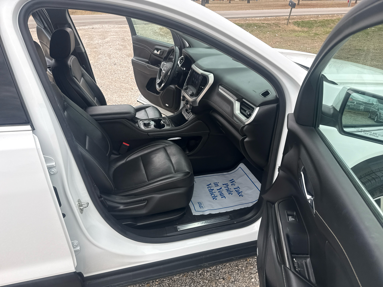 GMC Acadia SLT 4D SUV FWD 2023