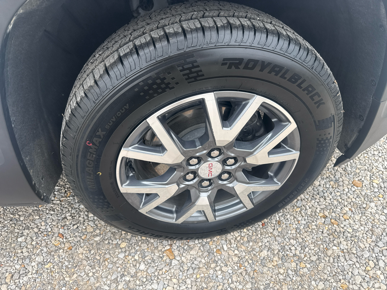 GMC Acadia SLT 4D SUV FWD 2023