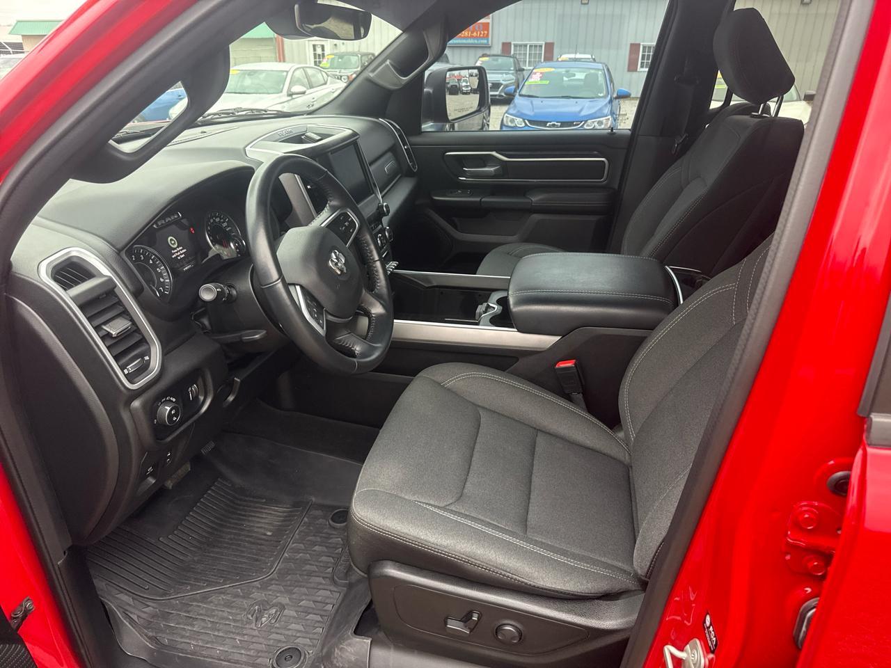 RAM 1500 Big Horn Crew Cab 4WD SWB 2023