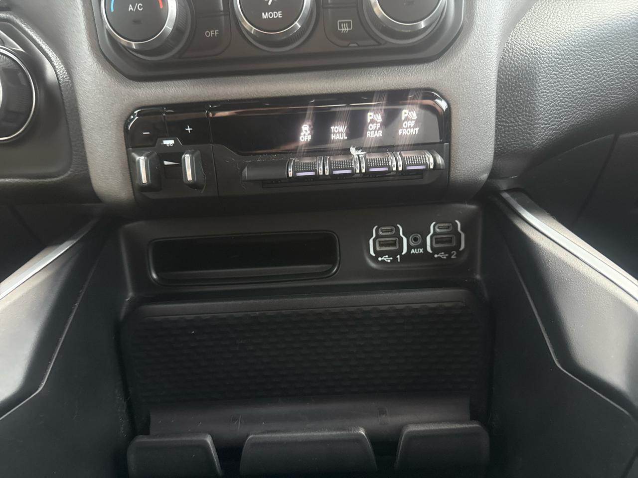 RAM 1500 Big Horn Crew Cab 4WD SWB 2023