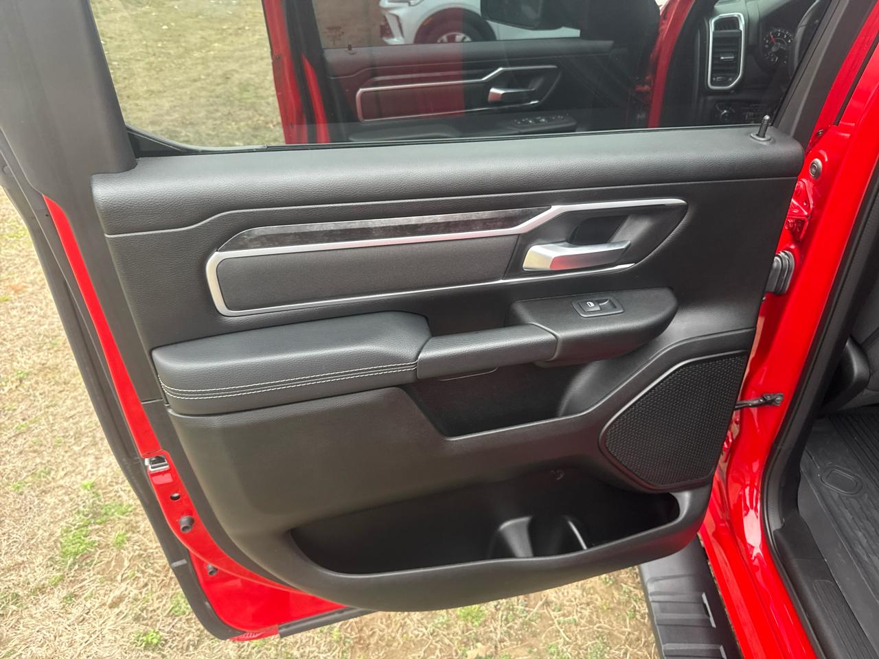 RAM 1500 Big Horn Crew Cab 4WD SWB 2023