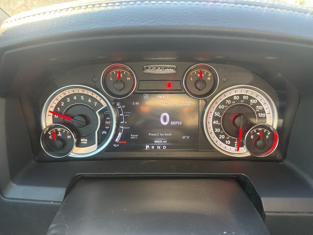 RAM 1500 4WD Crew Cab 149" Sport 2017