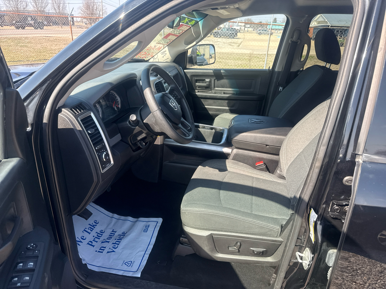 RAM 1500 DS Tradesman Crew Cab 4WD SWB 2021