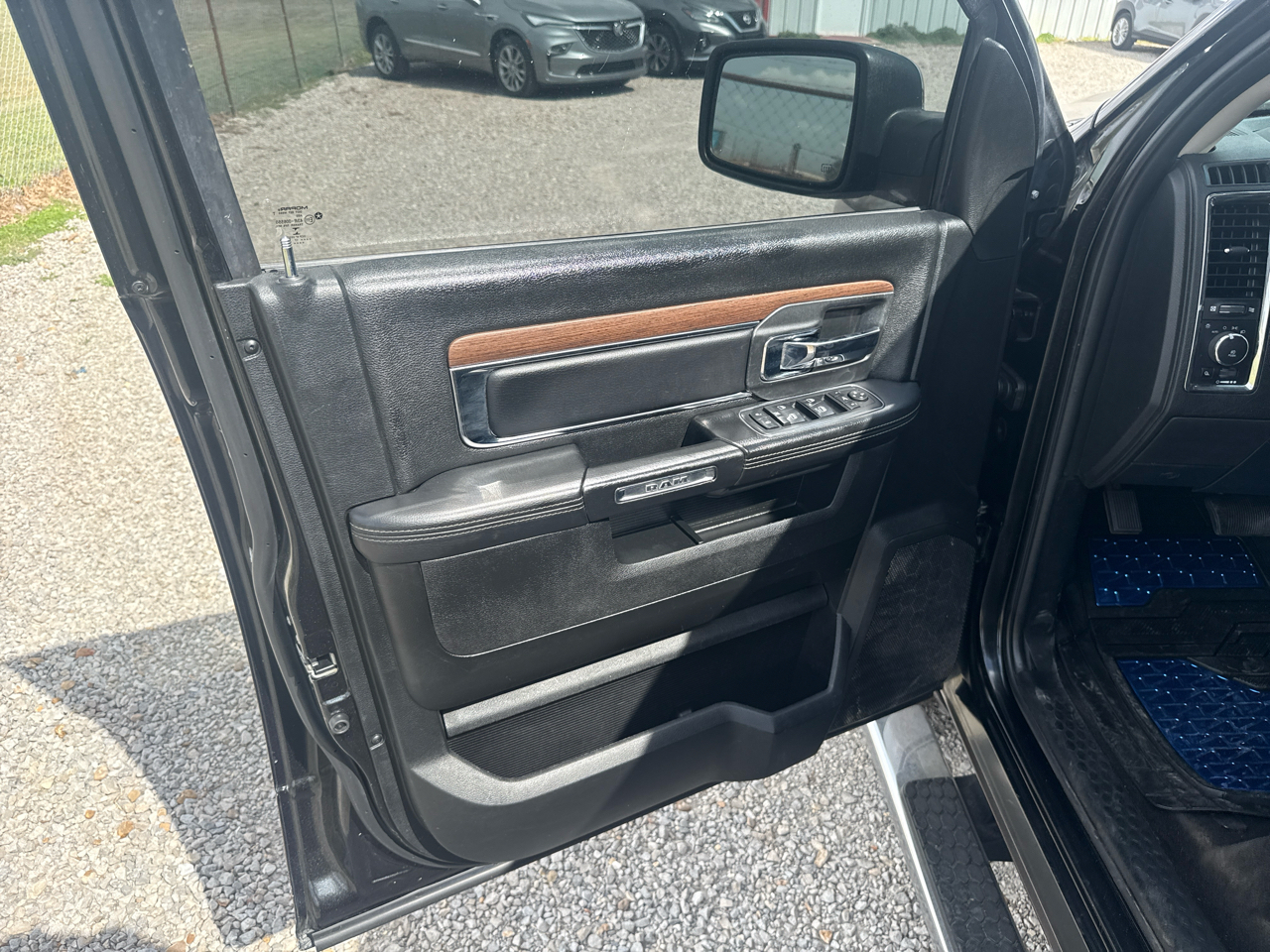 RAM 1500 Laramie Crew Cab 4WD 2017