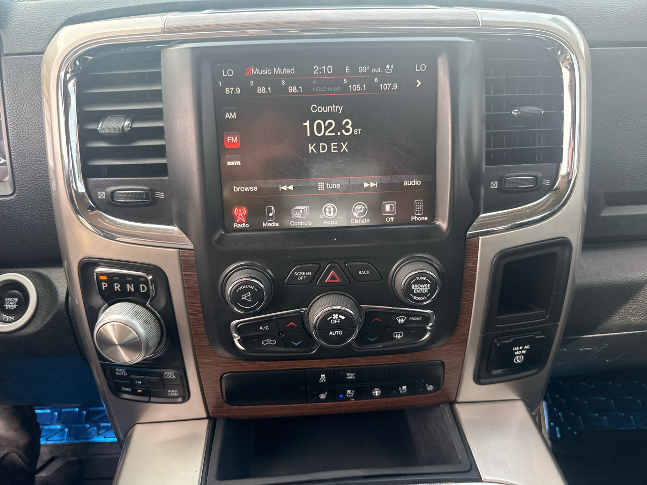 RAM 1500 Laramie Crew Cab 4WD 2017