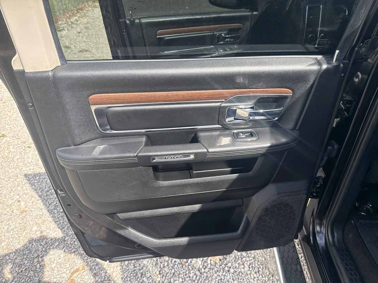 RAM 1500 Laramie Crew Cab 4WD 2017