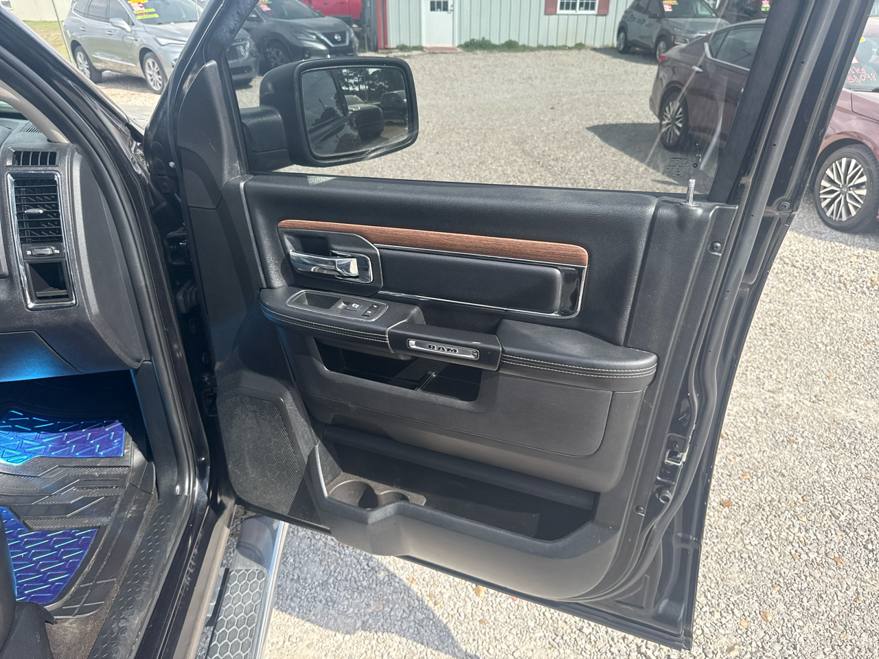 RAM 1500 Laramie Crew Cab 4WD 2017