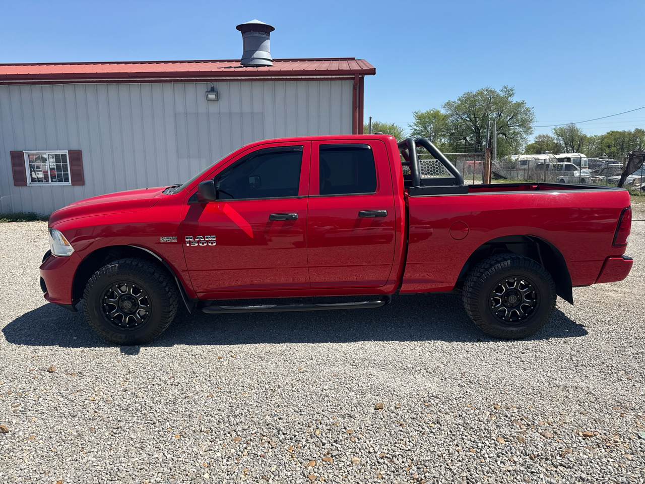 RAM 1500 Express 4x4 Quad Cab 6'4" Box 2015
