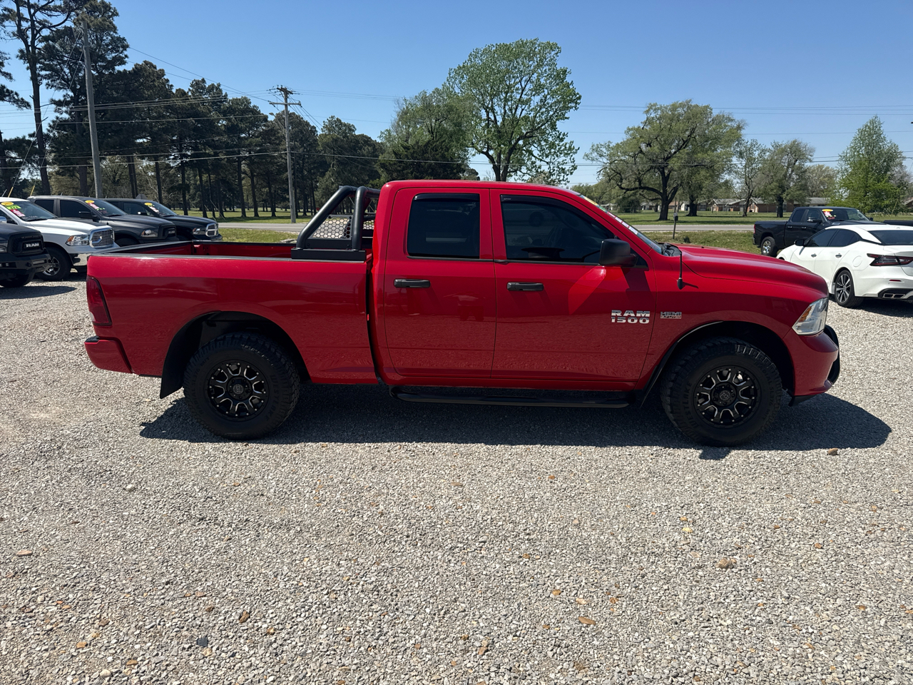 RAM 1500 Express 4x4 Quad Cab 6'4" Box 2015