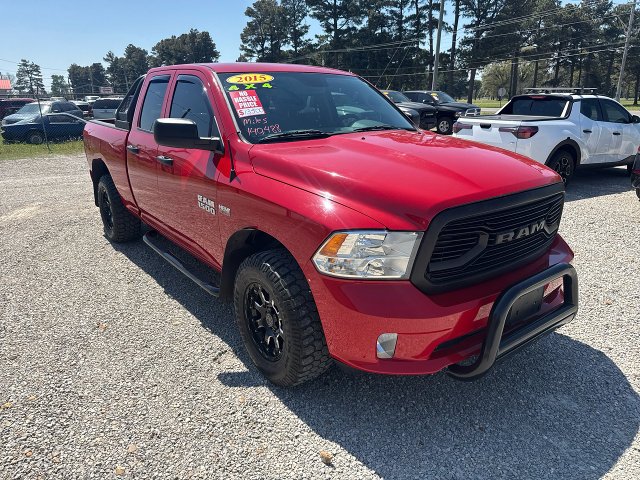 RAM 1500 Express 4x4 Quad Cab 6'4" Box 2015