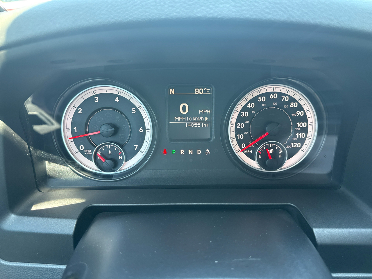 RAM 1500 Express 4x4 Quad Cab 6'4" Box 2015