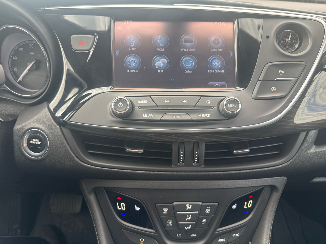 Buick Envision Essence 4D SUV FWD 2020