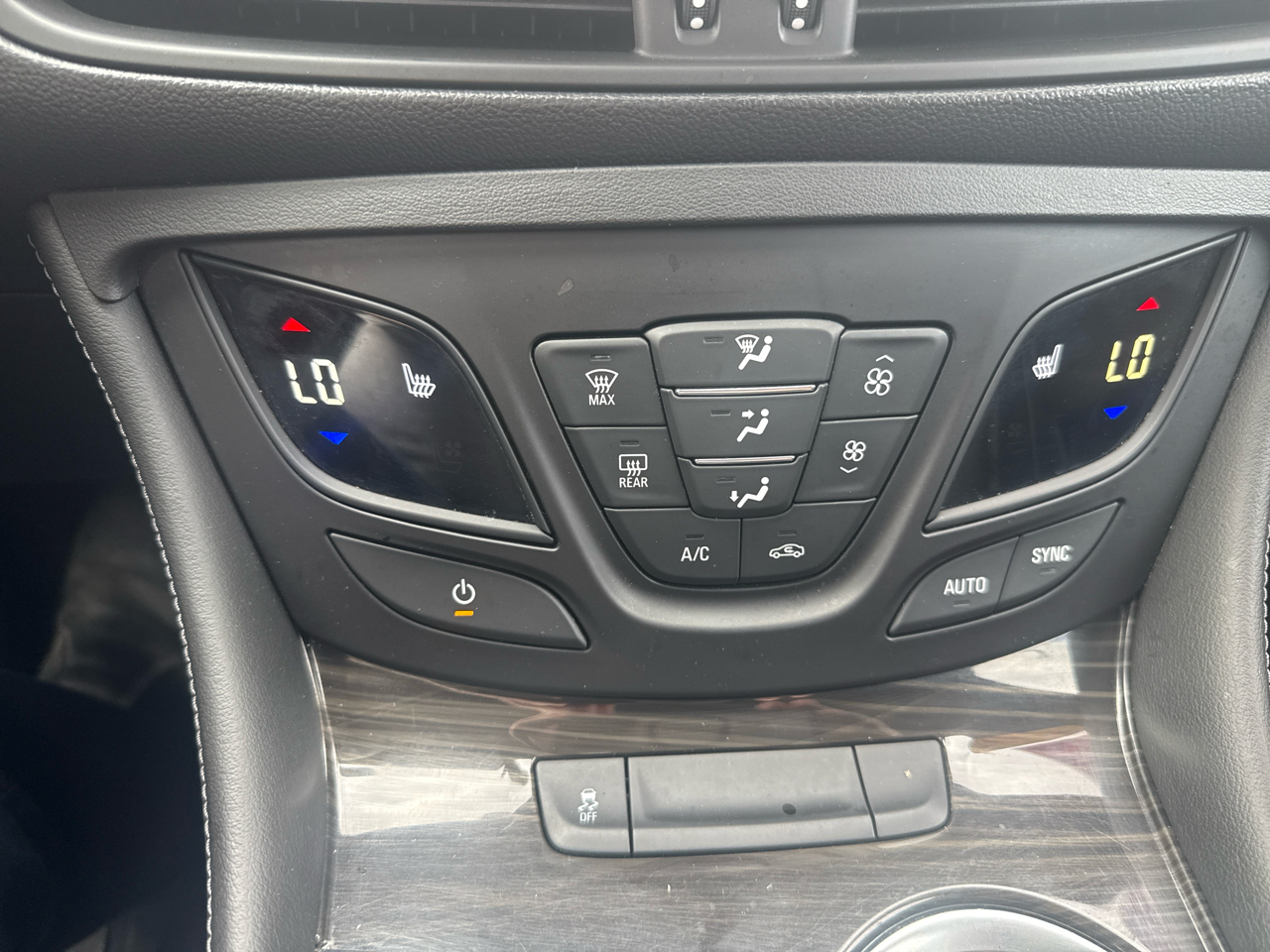 Buick Envision Essence 4D SUV FWD 2020