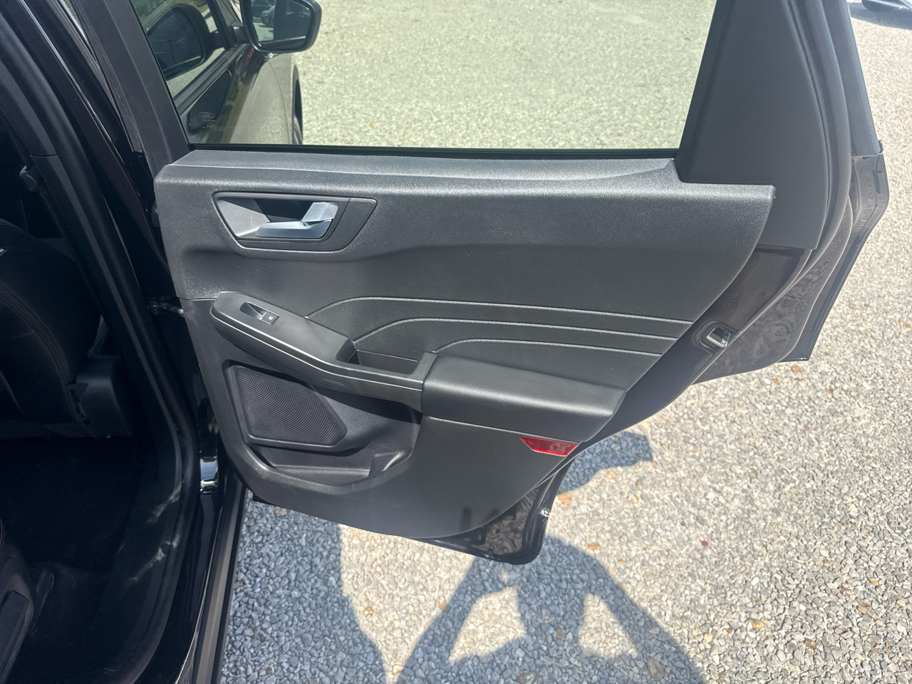 Ford Escape ST-Line 1.5L 4D SUV FWD 2025