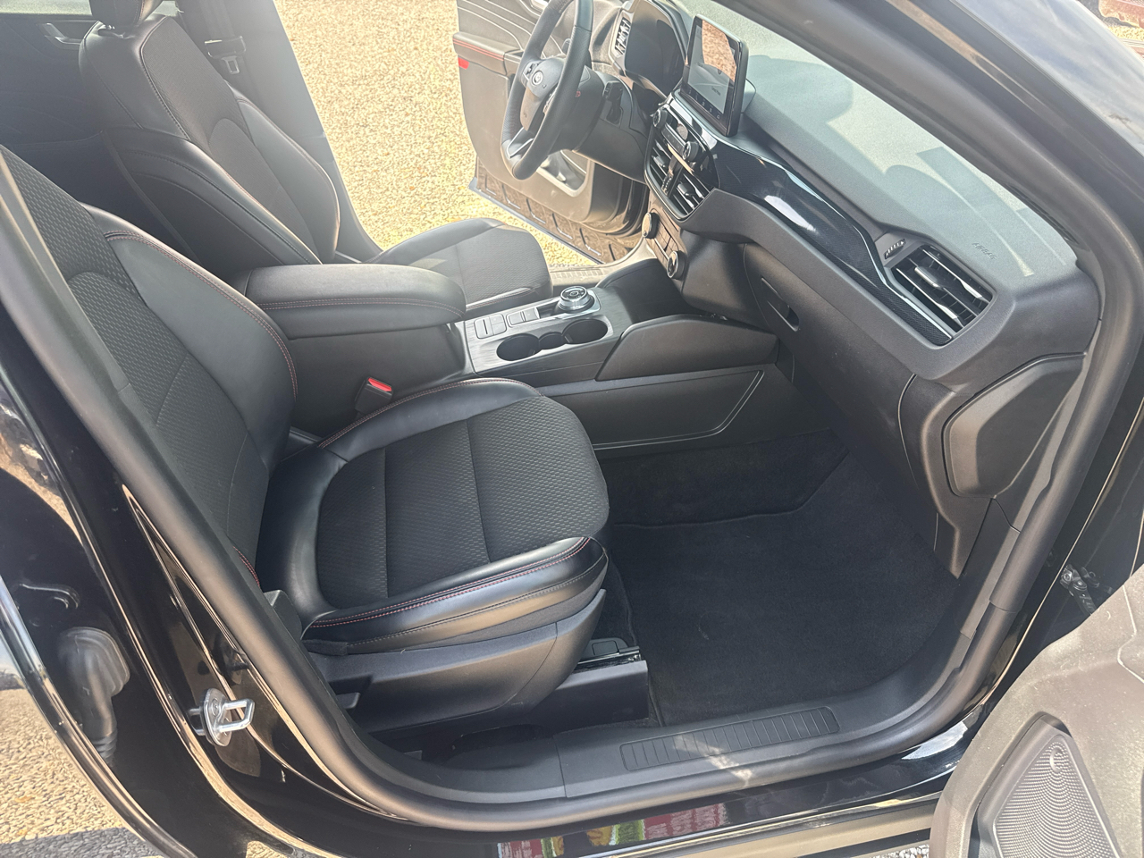 Ford Escape ST-Line 1.5L 4D SUV FWD 2025