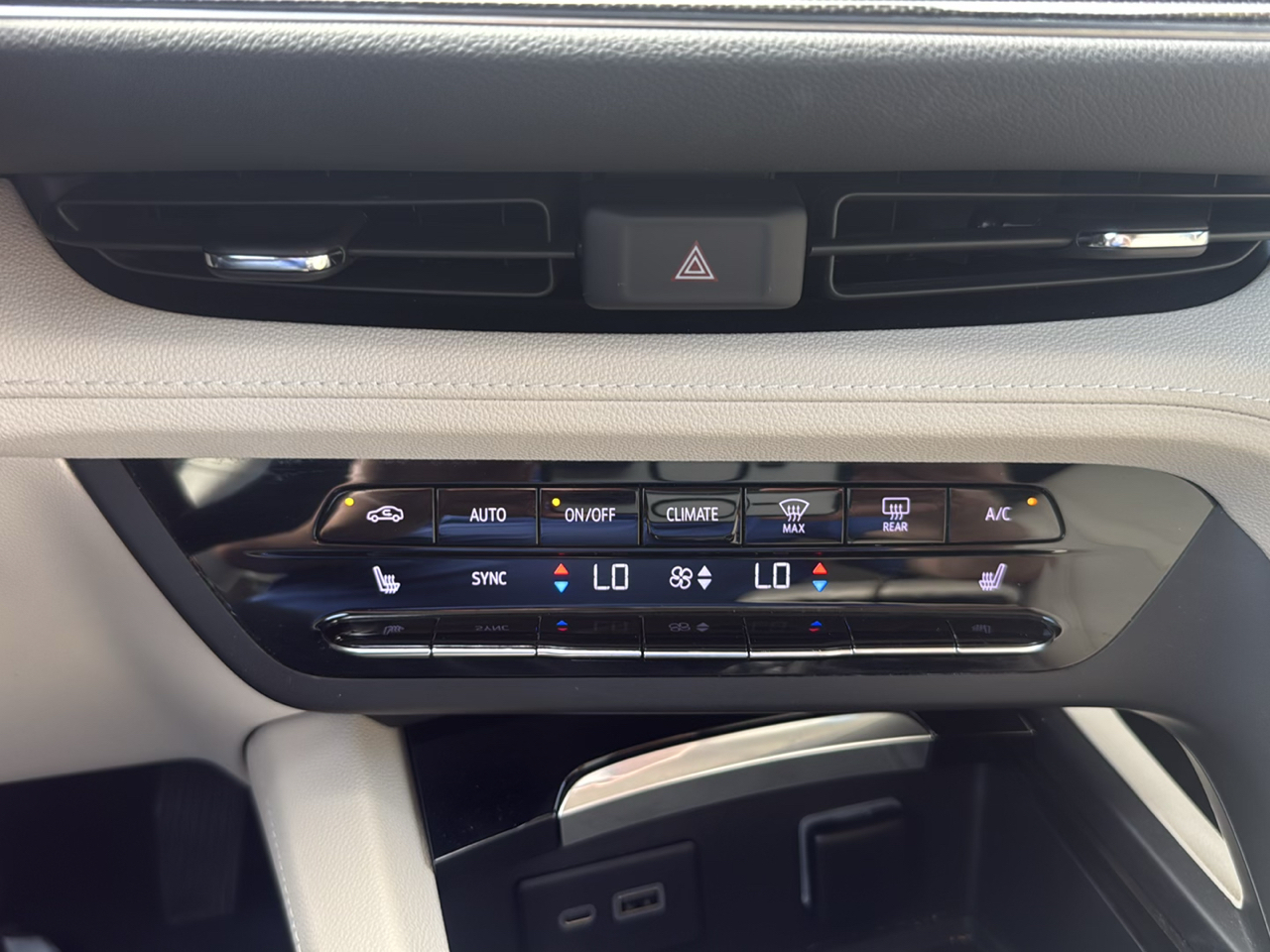 Buick Envision Essense 2021