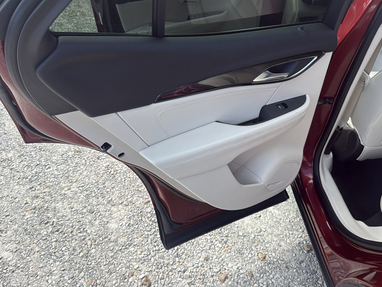 Buick Envision Essense 2021