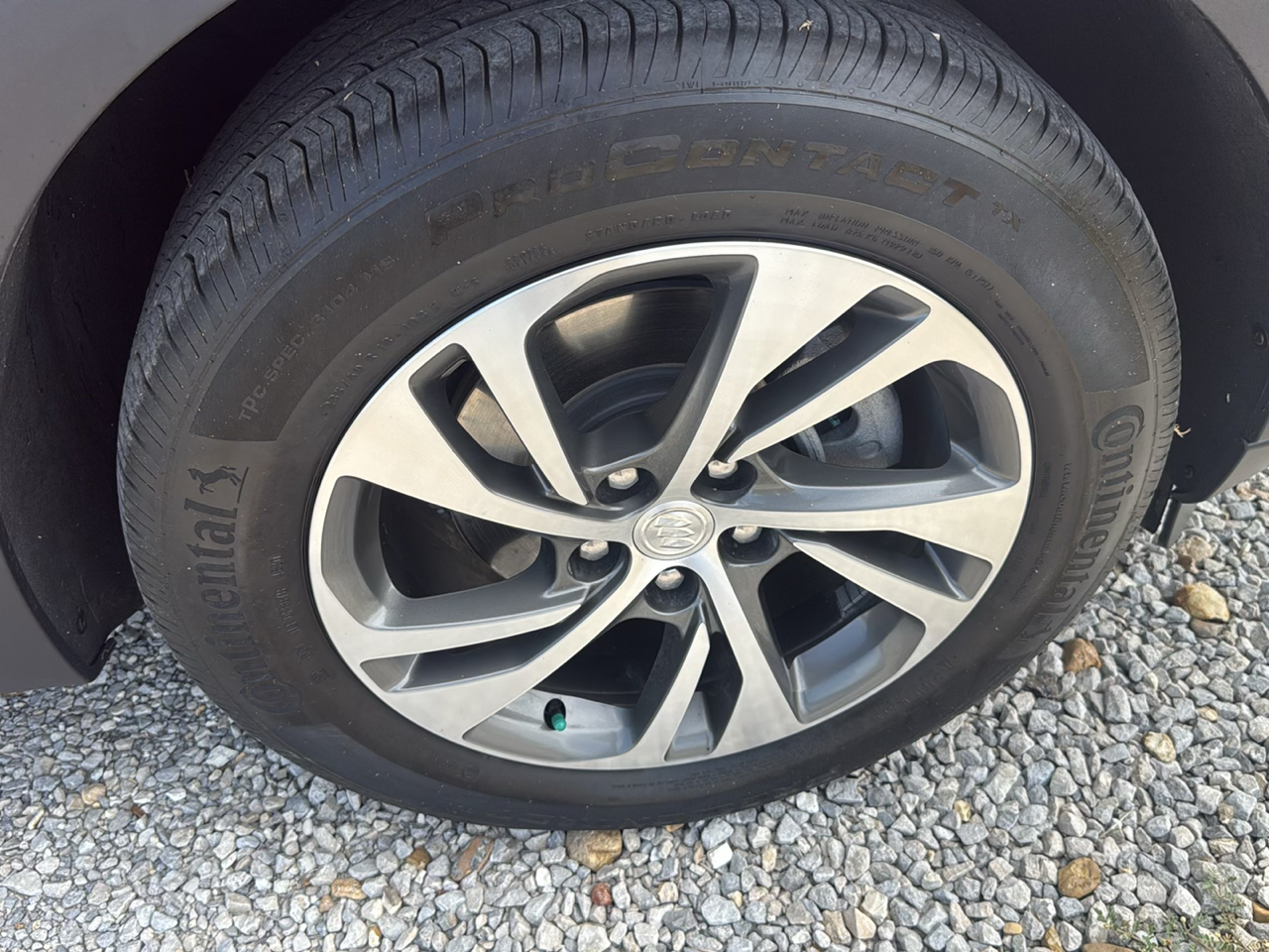 Buick Envision Essense 2021