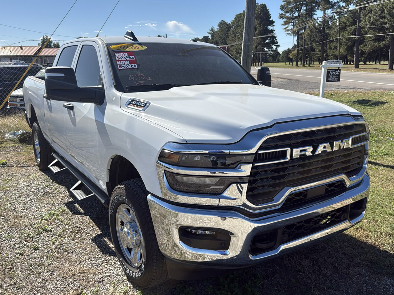 RAM 2500 Tradesman Crew Cab SWB 4WD 2026