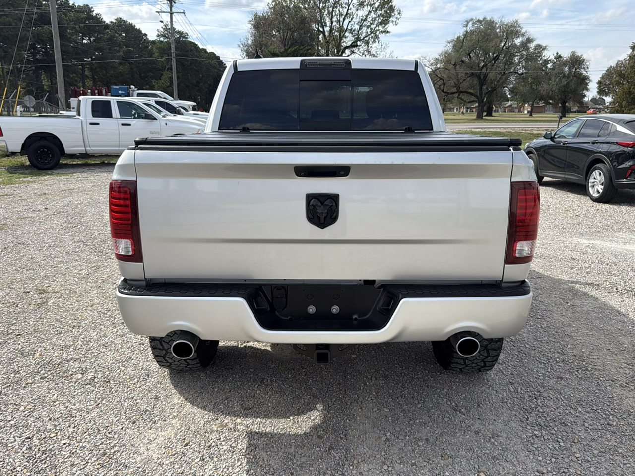RAM 1500 2WD Crew Cab 140.5" Sport 2017