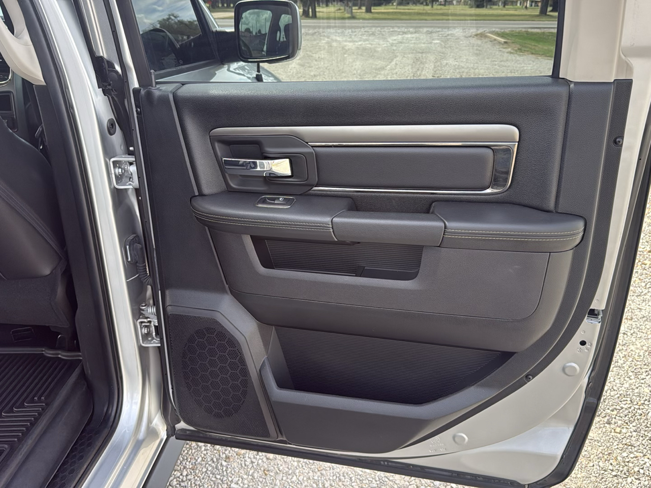 RAM 1500 2WD Crew Cab 140.5" Sport 2017