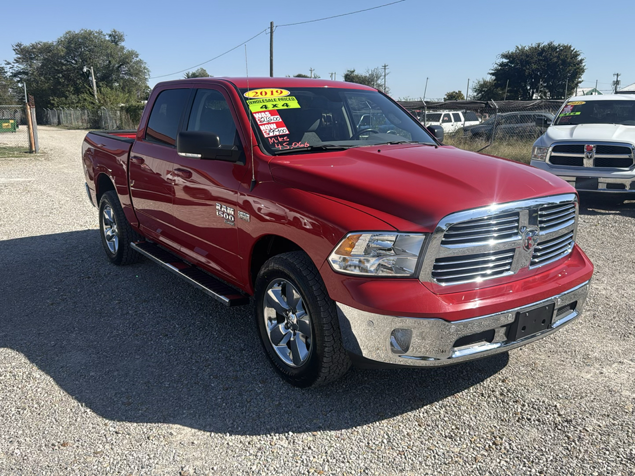 RAM 1500 Classic SLT 4x4 Crew Cab 5'7" Box 2019