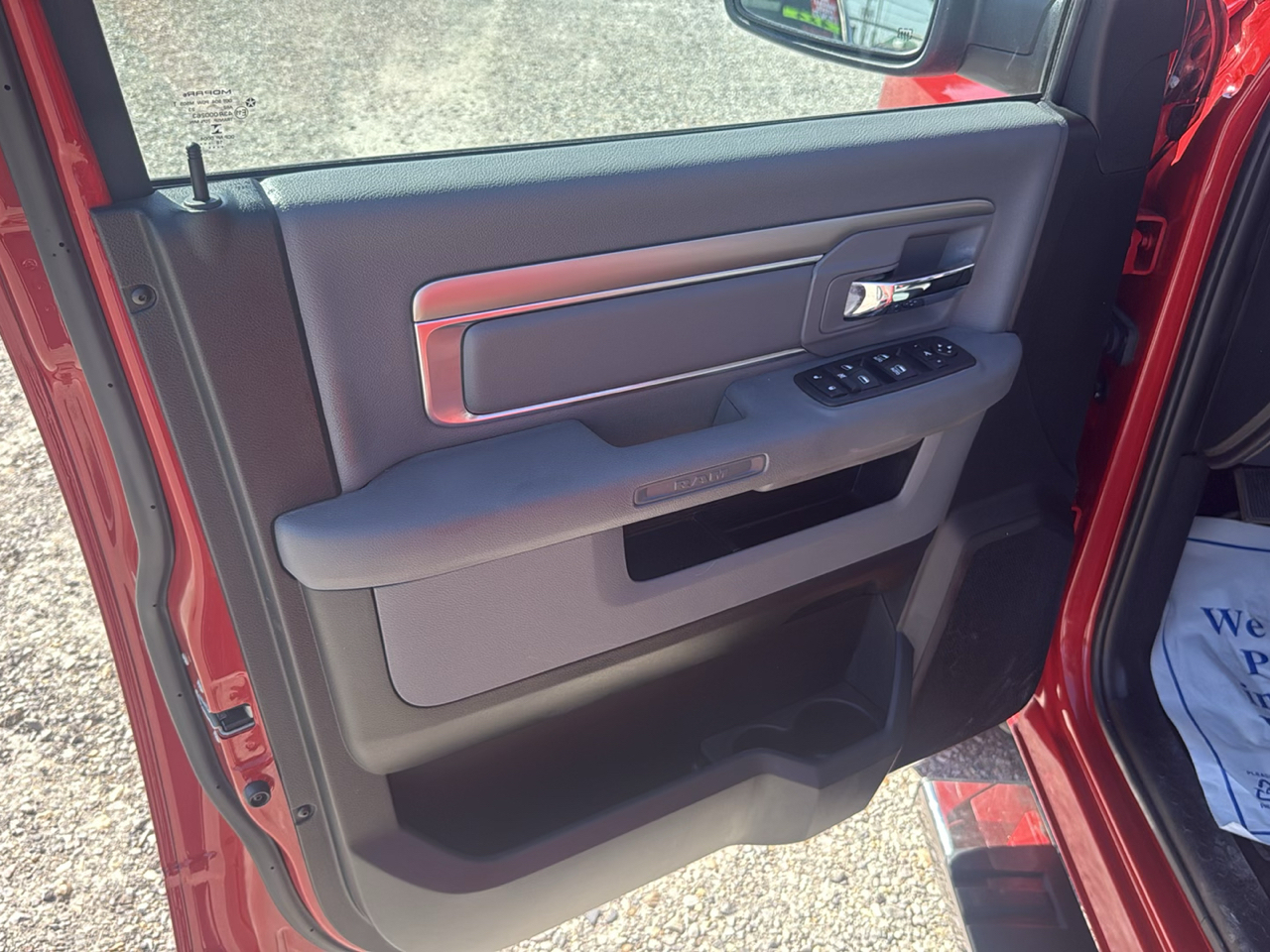 RAM 1500 Classic SLT 4x4 Crew Cab 5'7" Box 2019