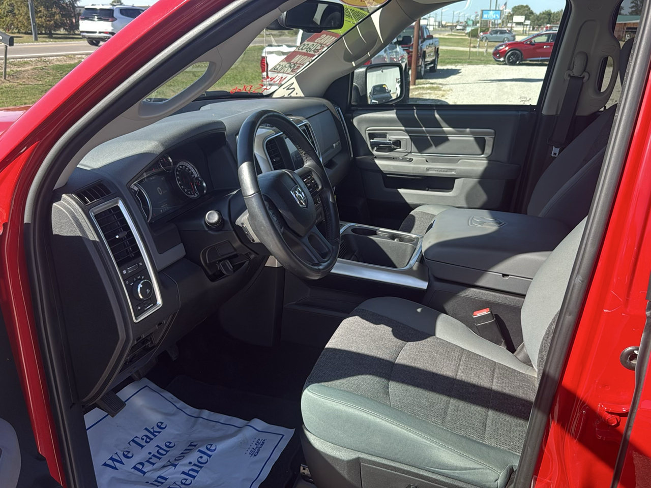 RAM 1500 Classic SLT 4x4 Crew Cab 5'7" Box 2019