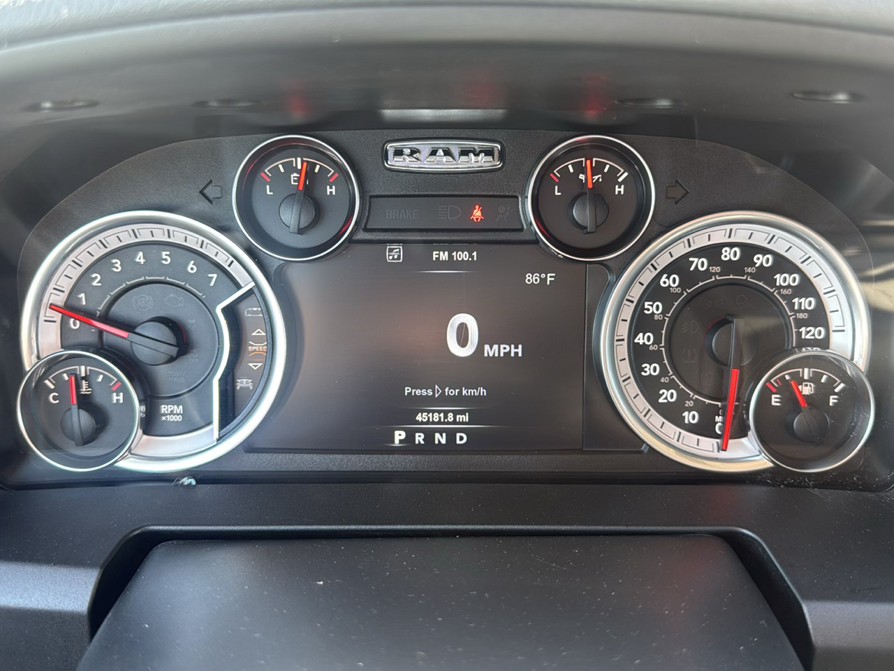 RAM 1500 Classic SLT 4x4 Crew Cab 5'7" Box 2019