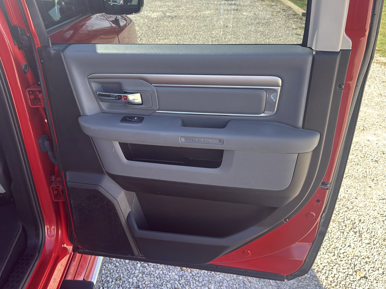 RAM 1500 Classic SLT 4x4 Crew Cab 5'7" Box 2019