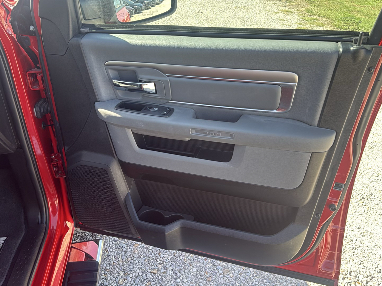 RAM 1500 Classic SLT 4x4 Crew Cab 5'7" Box 2019