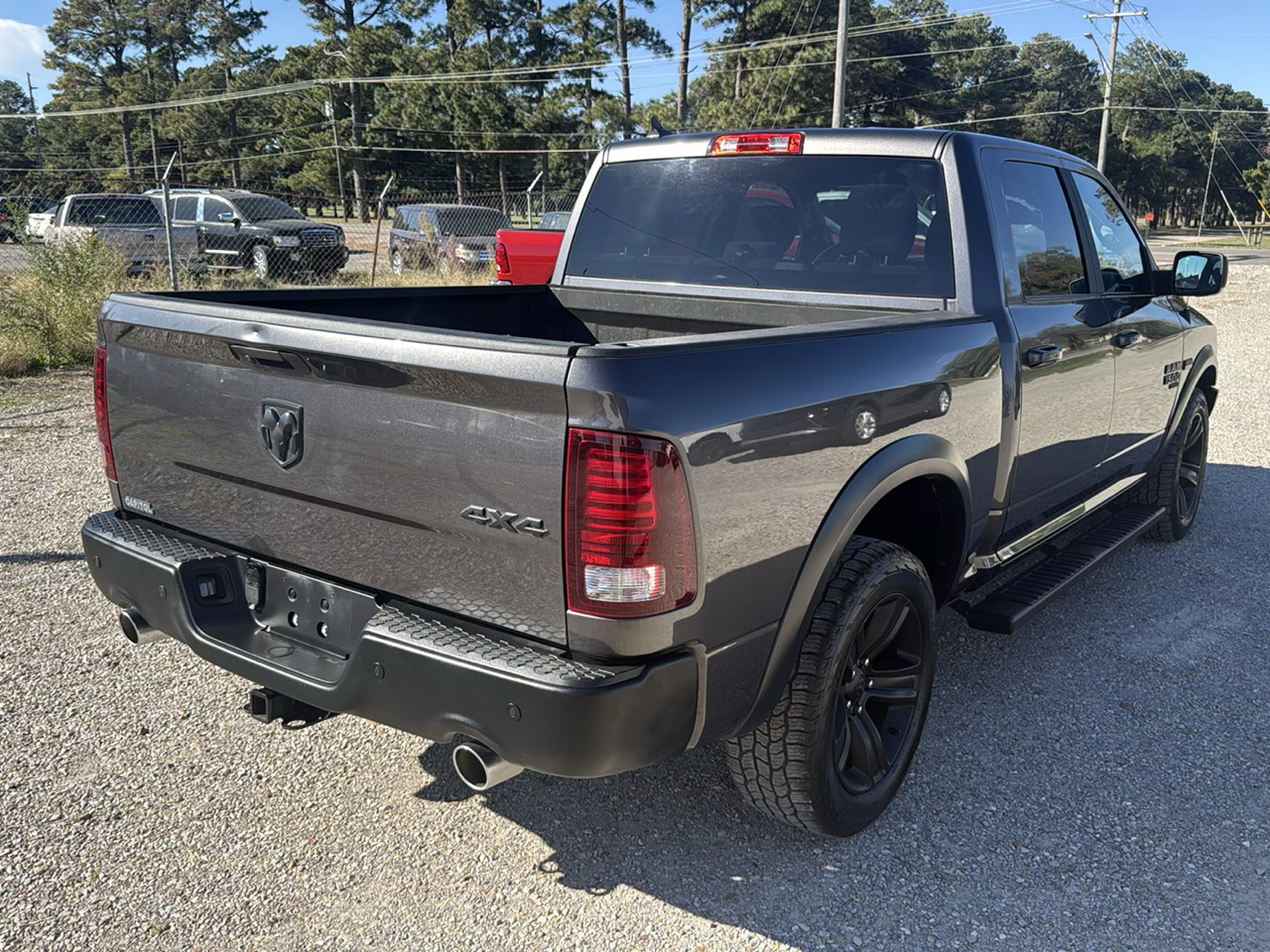 RAM 1500 Classic Warlock 4x4 Crew Cab 5'7" Box 2021