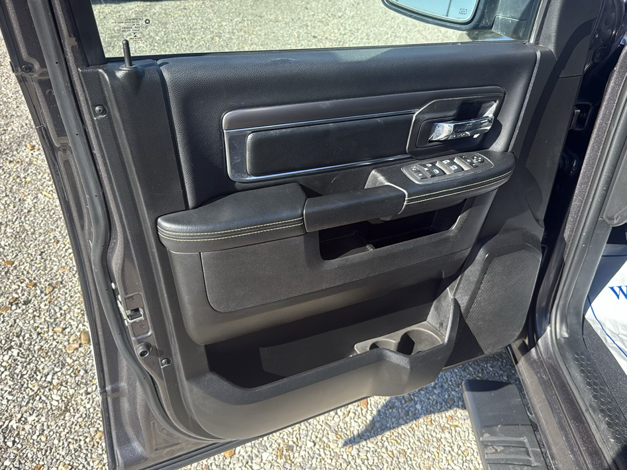 RAM 1500 Classic Warlock 4x4 Crew Cab 5'7" Box 2021