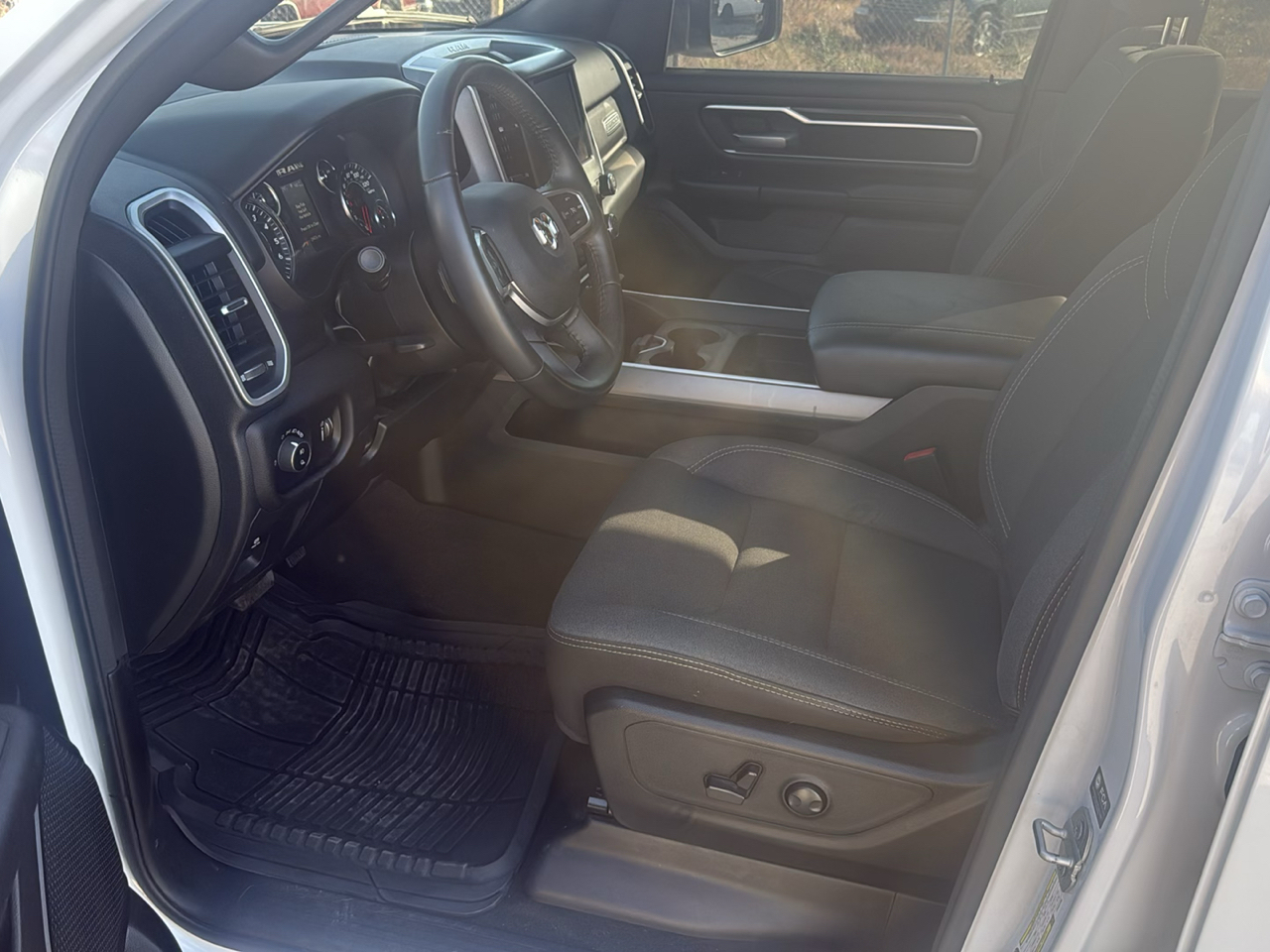 RAM 1500 Big Horn Crew Cab SWB 4WD 2023