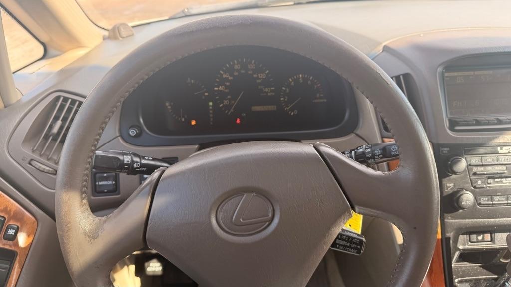 Lexus RX 300 4dr SUV 4WD 2000