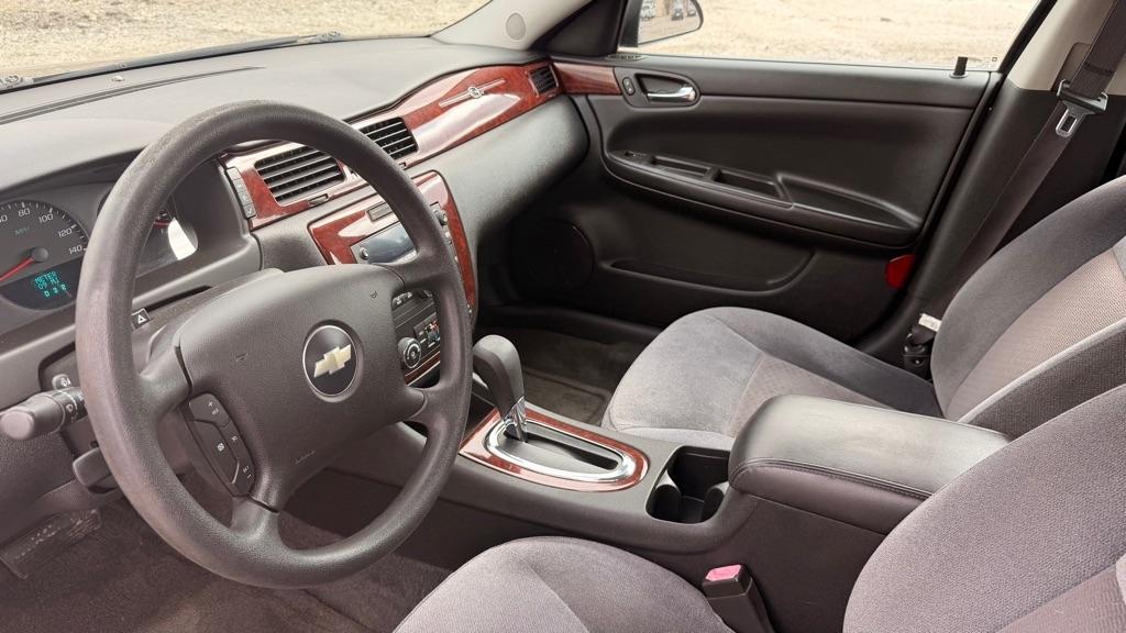Chevrolet Impala 4dr Sdn LS 2009
