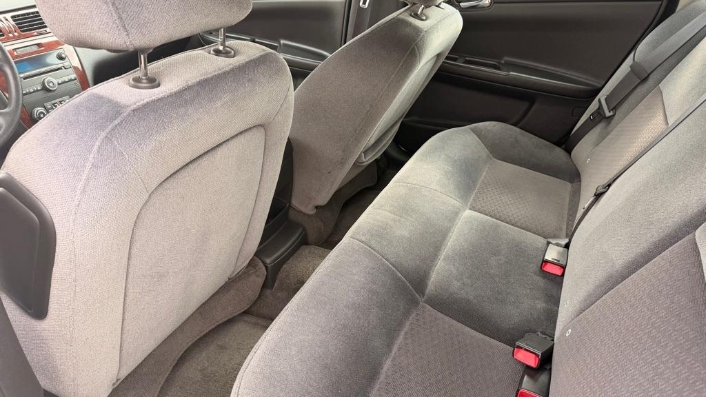 Chevrolet Impala 4dr Sdn LS 2009