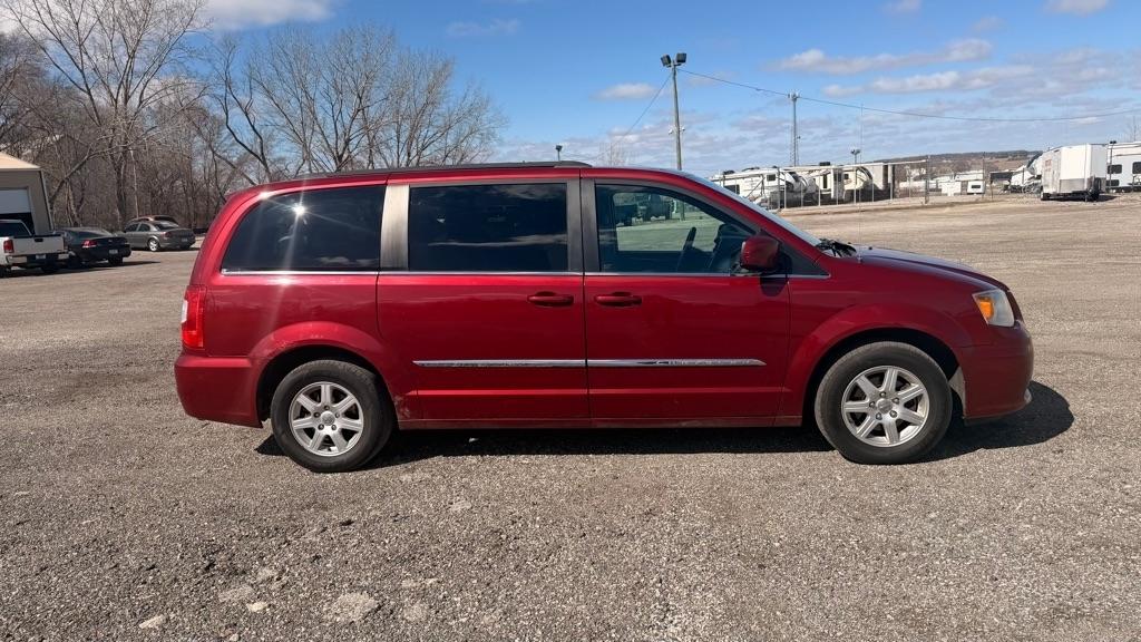 Chrysler Town & Country 4dr Wgn Touring 2011