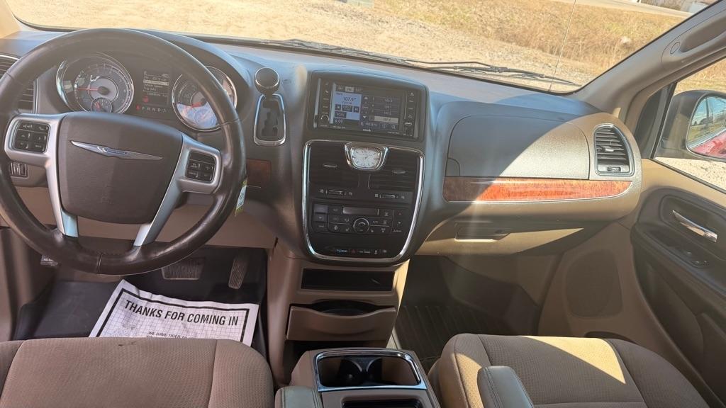 Chrysler Town & Country 4dr Wgn Touring 2011