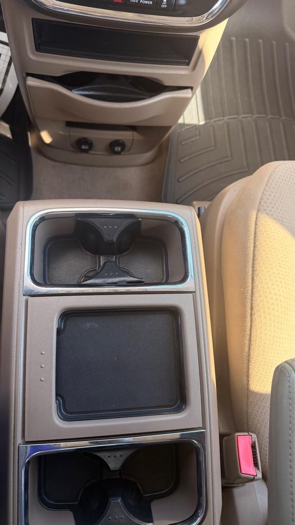 Chrysler Town & Country 4dr Wgn Touring 2011