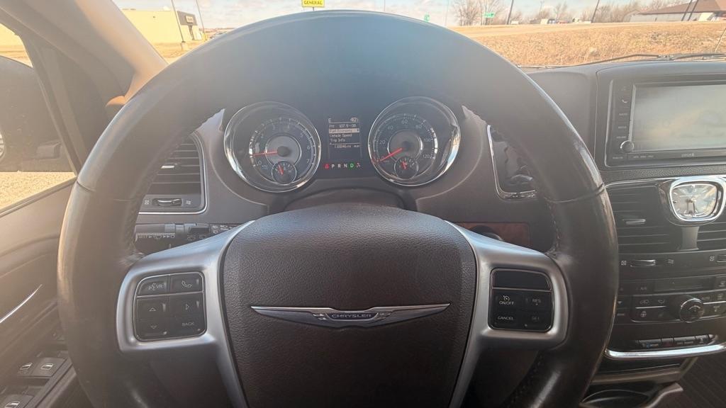 Chrysler Town & Country 4dr Wgn Touring 2011