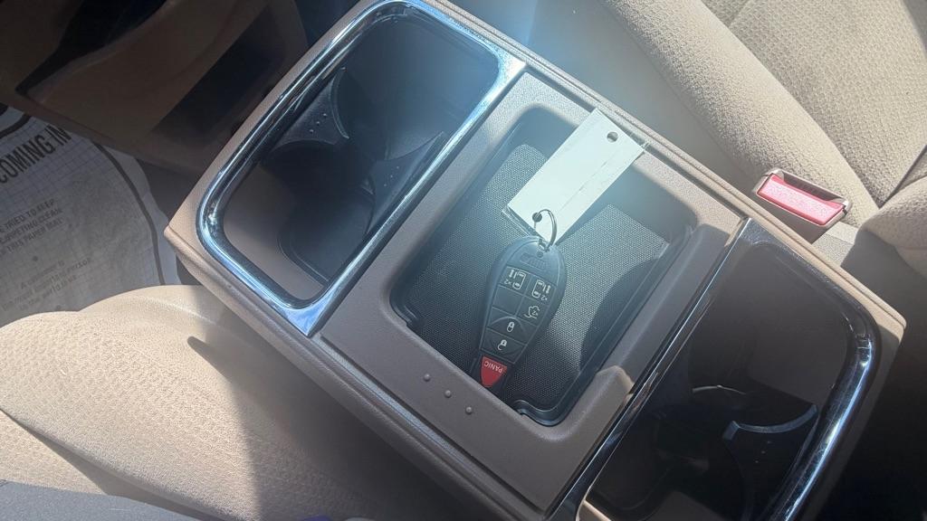 Chrysler Town & Country 4dr Wgn Touring 2011