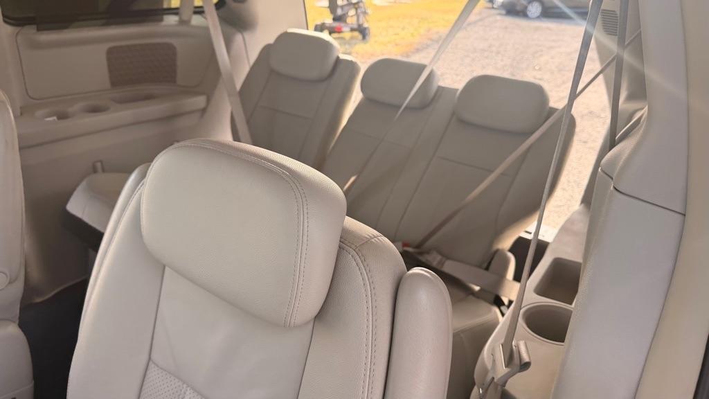 Chrysler Town & Country 4dr Wgn Touring Plus 2010