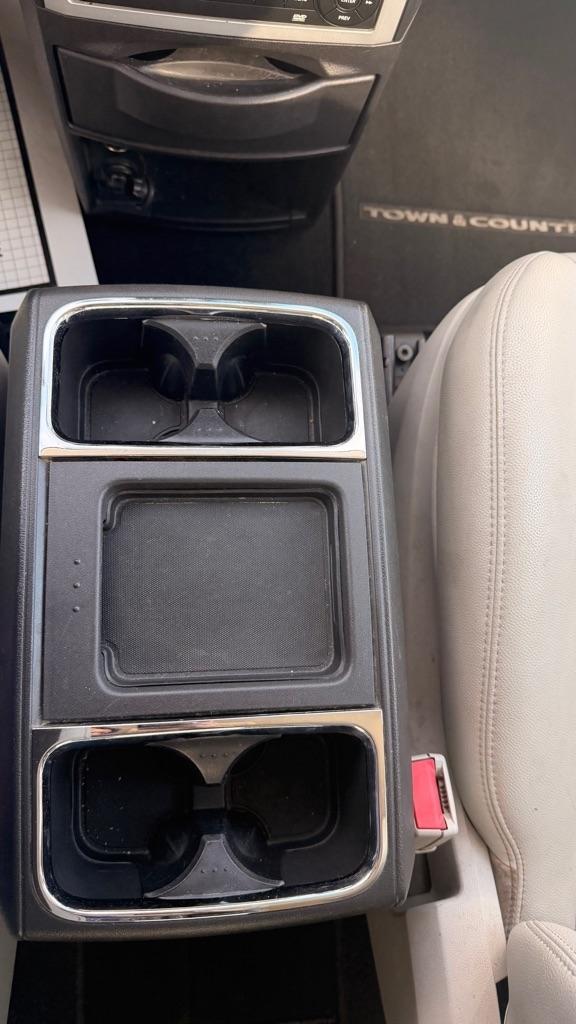 Chrysler Town & Country 4dr Wgn Touring Plus 2010