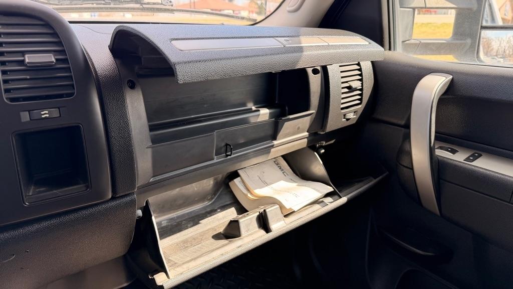 GMC Sierra 1500 4WD Crew Cab 143.5" SLE 2010